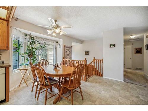 7319 37 Avenue Nw, Calgary, AB - Indoor Photo Showing Dining Room