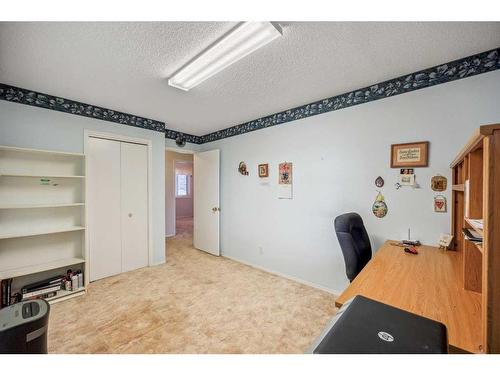 7319 37 Avenue Nw, Calgary, AB - Indoor Photo Showing Office