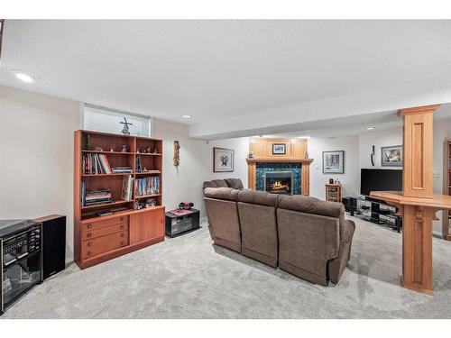 7319 37 Avenue Nw, Calgary, AB - Indoor With Fireplace