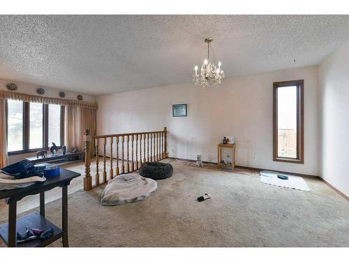 10820 7 Street Sw, Calgary, AB - Indoor Photo Showing Other Room