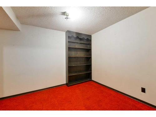 10820 7 Street Sw, Calgary, AB - Indoor Photo Showing Other Room