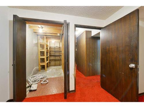 10820 7 Street Sw, Calgary, AB - Indoor Photo Showing Other Room