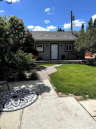 211 22 Avenue Ne, Calgary, AB - Outdoor