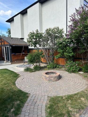 211 22 Avenue Ne, Calgary, AB - Outdoor