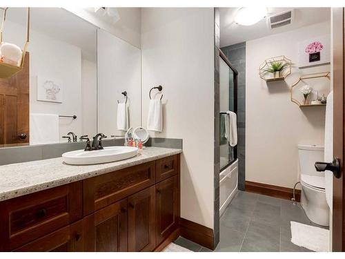 243045 Morgans Road, Rural Rocky View County, AB - Indoor Photo Showing Bathroom