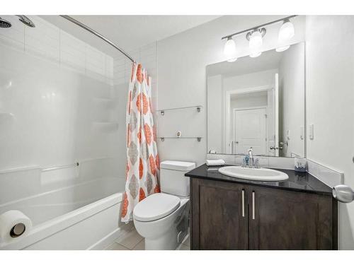 27 Legacy Reach Manor Se, Calgary, AB - Indoor Photo Showing Bathroom