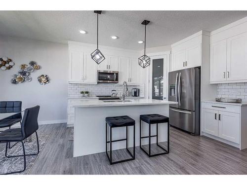 4231 63 Avenue, Innisfail, AB - Indoor Photo Showing Kitchen With Upgraded Kitchen