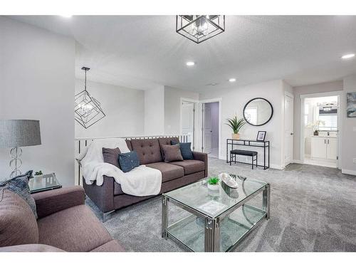 4231 63 Avenue, Innisfail, AB - Indoor Photo Showing Living Room