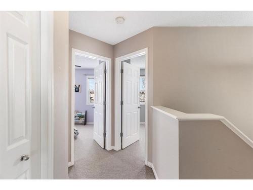 27 Evansmeade Common Nw, Calgary, AB - Indoor Photo Showing Living Room