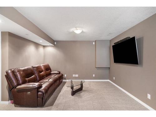 27 Evansmeade Common Nw, Calgary, AB - Indoor Photo Showing Other Room