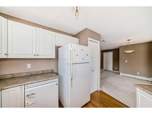 302-3000 Citadel Meadow Point Nw, Calgary, AB - Indoor Photo Showing Kitchen