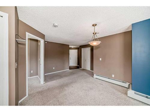 302-3000 Citadel Meadow Point Nw, Calgary, AB -  Photo Showing Other Room