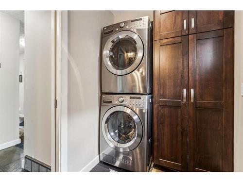 17 Applemont Place Se, Calgary, AB - Indoor Photo Showing Laundry Room