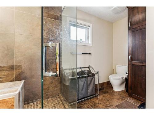 17 Applemont Place Se, Calgary, AB - Indoor Photo Showing Bathroom