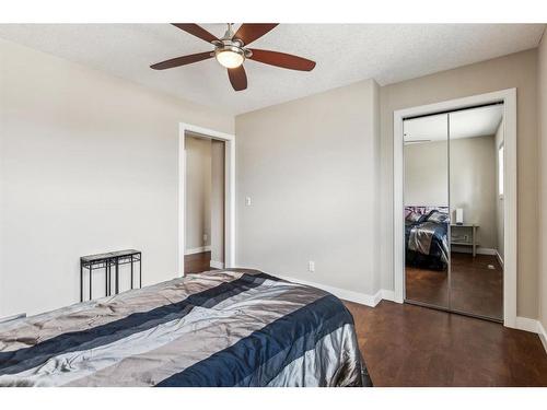 17 Applemont Place Se, Calgary, AB - Indoor Photo Showing Bedroom