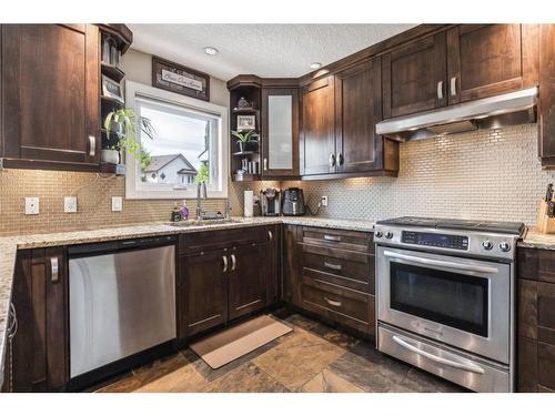 17 Applemont Place Se, Calgary, AB - Indoor Photo Showing Kitchen