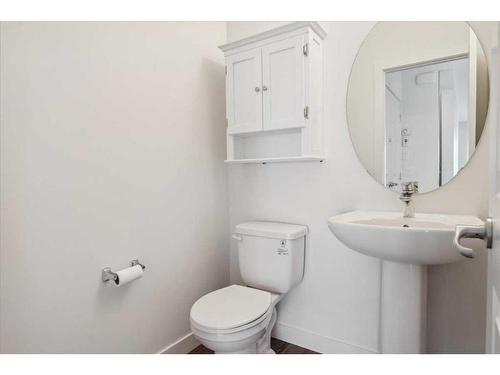 27 Evanscrest Park Nw, Calgary, AB - Indoor Photo Showing Bathroom