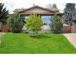 7 Bearberry Crescent NW Calgary, AB T3K 1P9