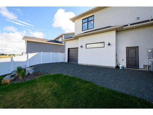 22 Coutts Close, Olds, AB - Outdoor