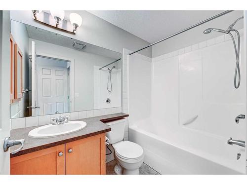 200-1414 17 Street Se, Calgary, AB - Indoor Photo Showing Bathroom