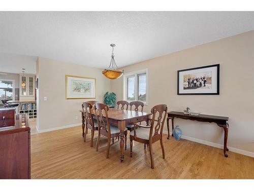 176 Strathaven Circle Sw, Calgary, AB - Indoor Photo Showing Dining Room