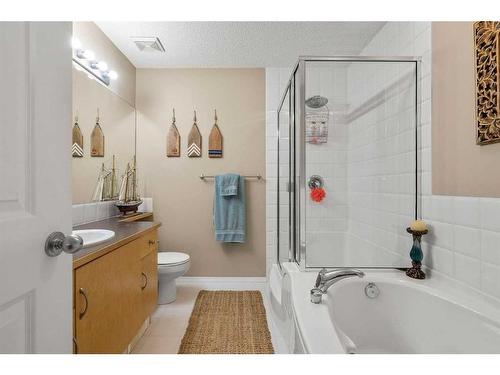 133 Mckenzie Towne Drive Se, Calgary, AB - Indoor Photo Showing Bathroom