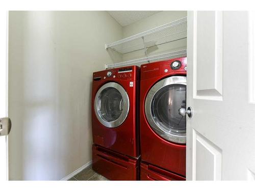 48 Prestwick Estate Way Se, Calgary, AB - Indoor Photo Showing Laundry Room