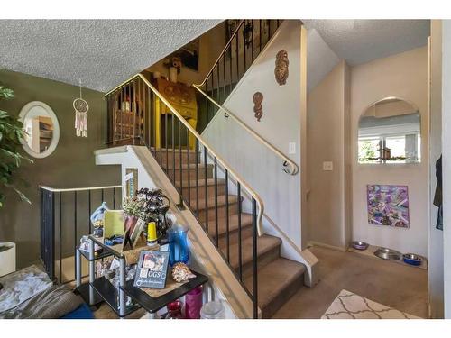 206-2200 Woodview Drive Sw, Calgary, AB - Indoor Photo Showing Other Room