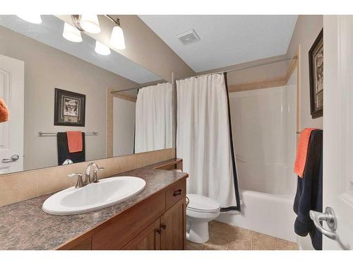 363 Cranleigh View Se, Calgary, AB - Indoor Photo Showing Bathroom