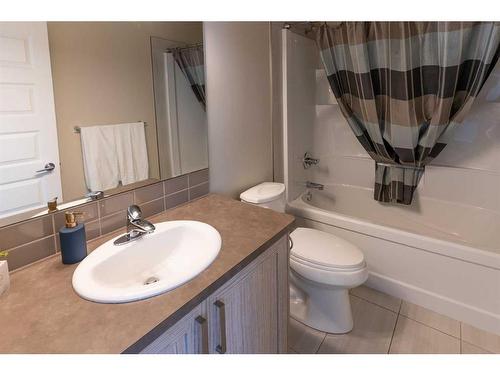 1757 Baywater Road Sw, Airdrie, AB - Indoor Photo Showing Bathroom