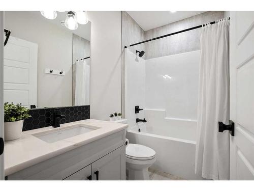 60 Auburn Shores Lane Se, Calgary, AB - Indoor Photo Showing Bathroom