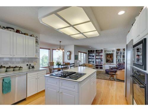 132 Patterson Drive Sw, Calgary, AB - Indoor Photo Showing Kitchen