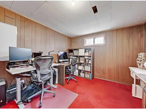 195 Westview Drive Sw, Calgary, AB - Indoor Photo Showing Office