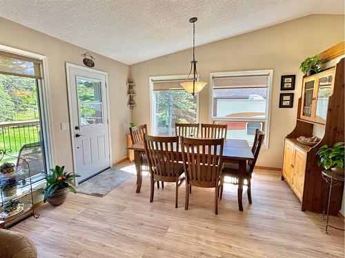 85 Manyhorses Drive, Rural Rocky View County, AB - Indoor Photo Showing Dining Room