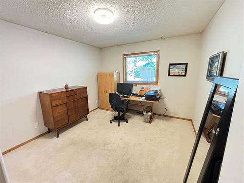 85 Manyhorses Drive, Rural Rocky View County, AB - Indoor Photo Showing Office