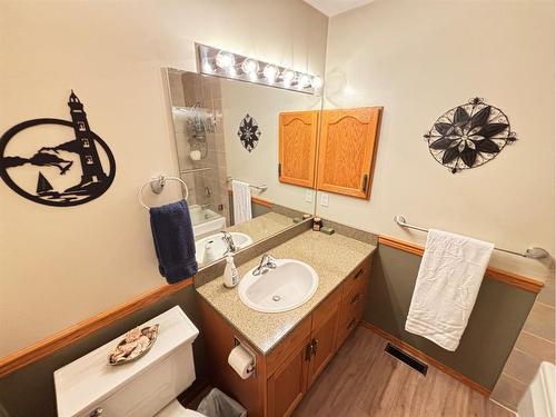 85 Manyhorses Drive, Rural Rocky View County, AB - Indoor Photo Showing Bathroom