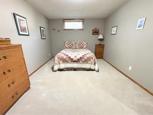 85 Manyhorses Drive, Rural Rocky View County, AB - Indoor Photo Showing Bedroom