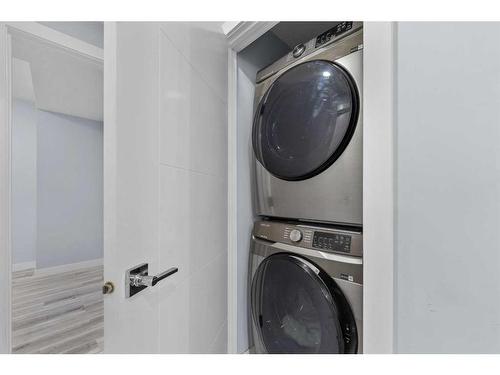 9 Corner Meadows Grove Ne, Calgary, AB - Indoor Photo Showing Laundry Room