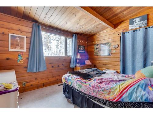 2538 Township Road 340, Rural Mountain View County, AB - Indoor Photo Showing Bedroom