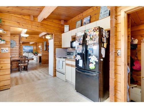 2538 Township Road 340, Rural Mountain View County, AB - Indoor Photo Showing Kitchen