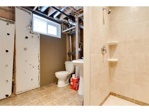 2538 Township Road 340, Rural Mountain View County, AB - Indoor Photo Showing Bathroom