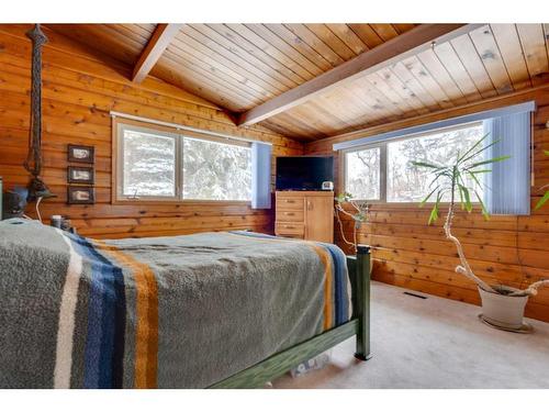 2538 Township Road 340, Rural Mountain View County, AB - Indoor Photo Showing Bedroom