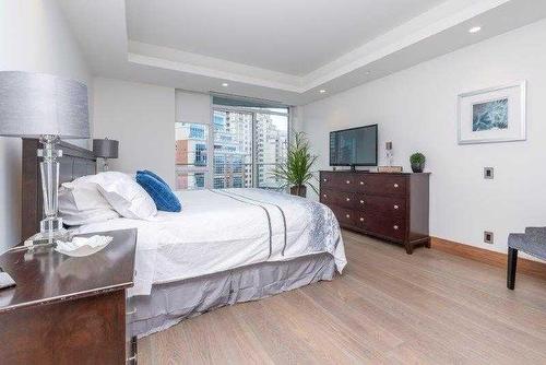 807-738 1 Avenue Sw, Calgary, AB - Indoor Photo Showing Bedroom