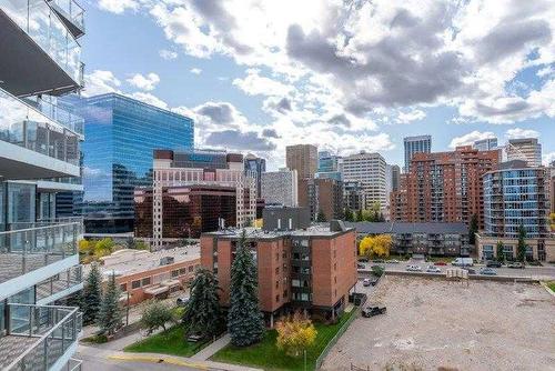 807-738 1 Avenue Sw, Calgary, AB - Outdoor With View