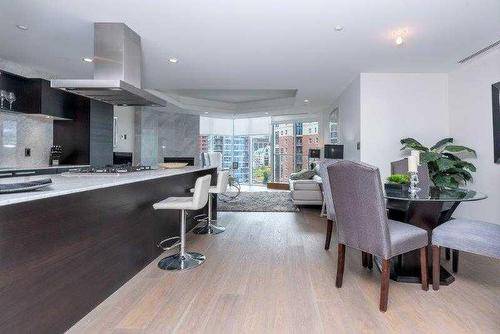 807-738 1 Avenue Sw, Calgary, AB - Indoor Photo Showing Dining Room