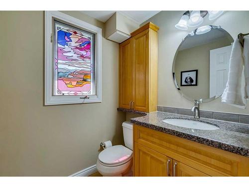 39 Canova Close Sw, Calgary, AB - Indoor Photo Showing Bathroom