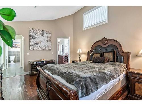 226 Somerset Drive, Calgary, AB - Indoor Photo Showing Bedroom