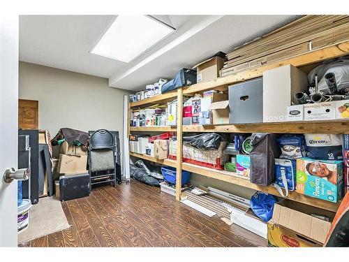 226 Somerset Drive, Calgary, AB - Indoor Photo Showing Living Room