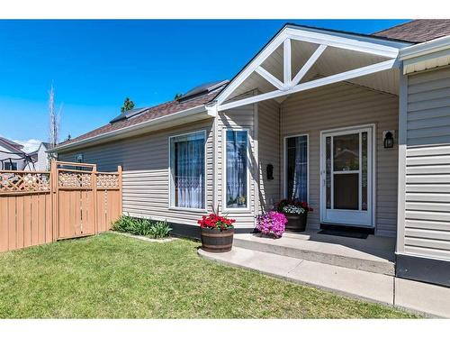 226 Somerset Drive, Calgary, AB - Outdoor