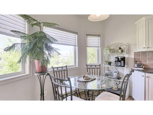 141 Shannon Estates Terrace Sw, Calgary, AB - Indoor Photo Showing Dining Room